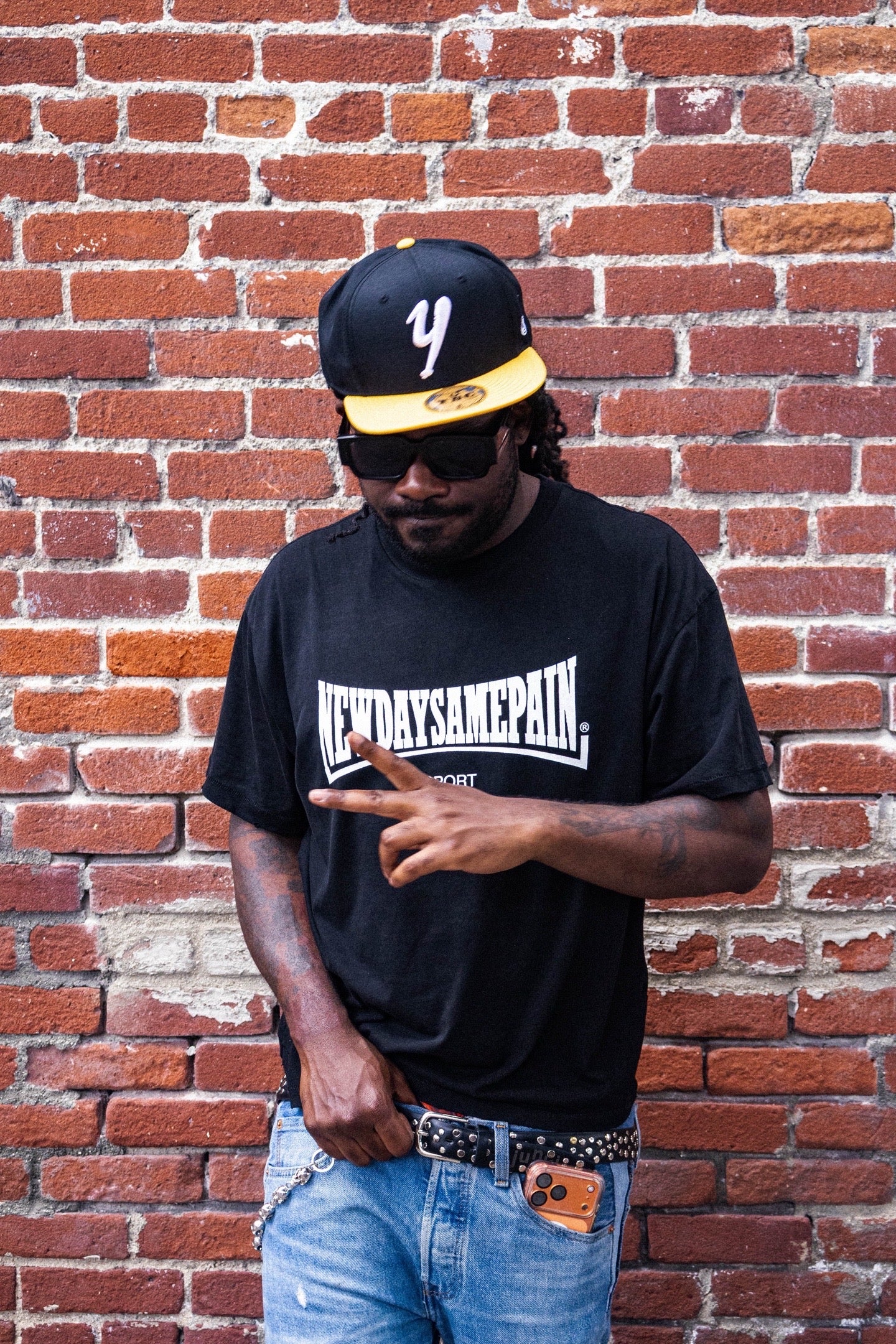 Black/Yellow Cimpada Fitted